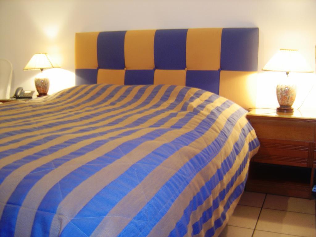 Kalimera Hotel Poros Town Buitenkant foto